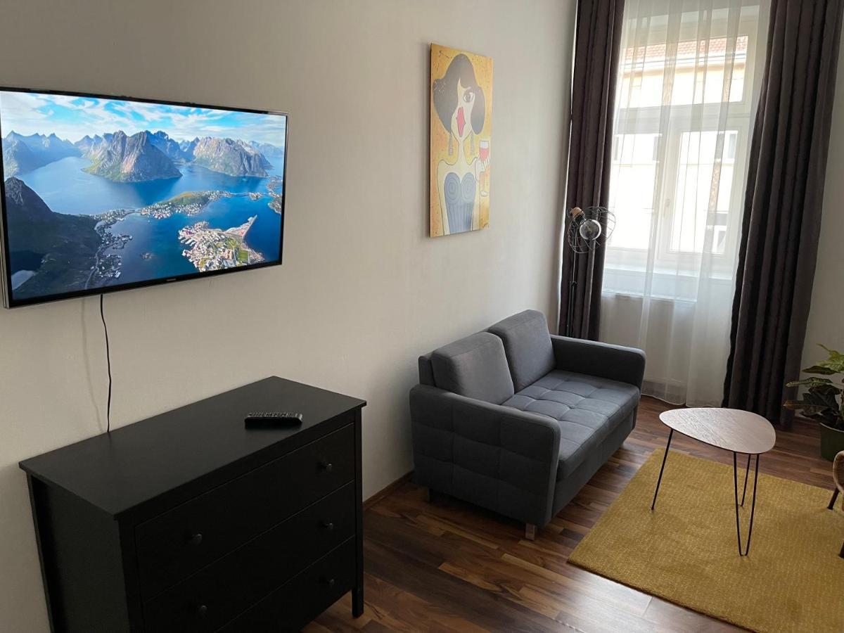 Gesamte Unterkunft In Zentrumsnaehe Bécs Kültér fotó